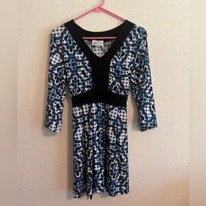 🥞 Long Elegant Legs Blue and Black Tunic Size Medium